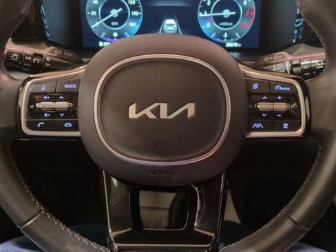 Certified 2023 Kia Sorento SX AWD/4WD image 18