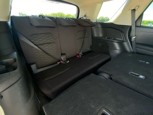 Used 2025 Nissan Pathfinder SV AWD/4WD image 19
