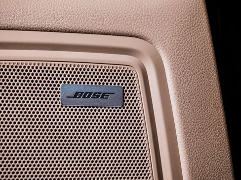 Certified 2025 Porsche Macan image 27