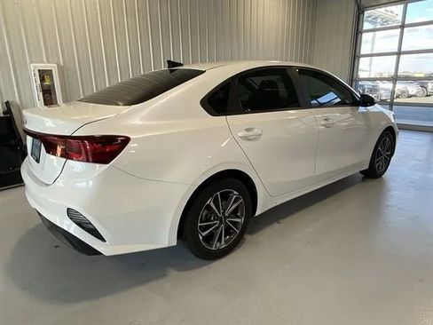 Used 2022 Kia Forte LXS image 3