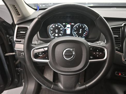Used 2018 Volvo XC90 T6 Momentum w/ Convenience Package AWD/4WD image 3