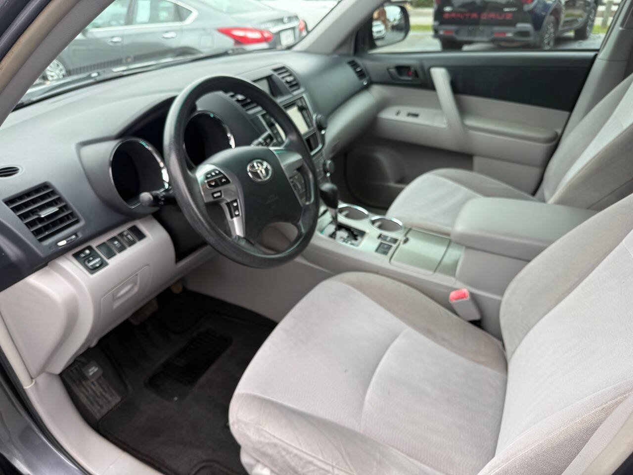 Used 2013 Toyota Highlander FWD image 13