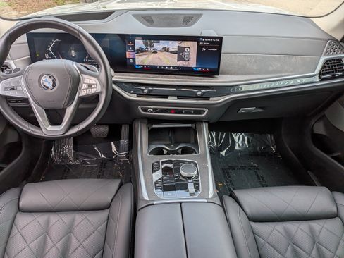 Used 2025 BMW X7 xDrive40i AWD/4WD image 19