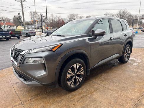 Used 2023 Nissan Rogue SV image 5