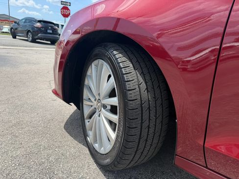 Used 2016 Volkswagen Jetta SEL FWD image 16