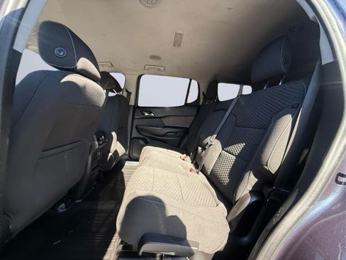 Used 2018 GMC Acadia SLE FWD image 15