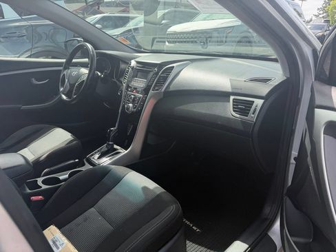Used 2013 Hyundai Elantra GT w/ Touch & Go Pkg FWD image 12