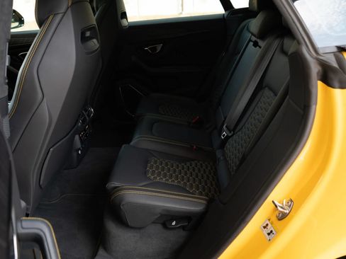 Used 2021 Lamborghini Urus AWD/4WD image 23