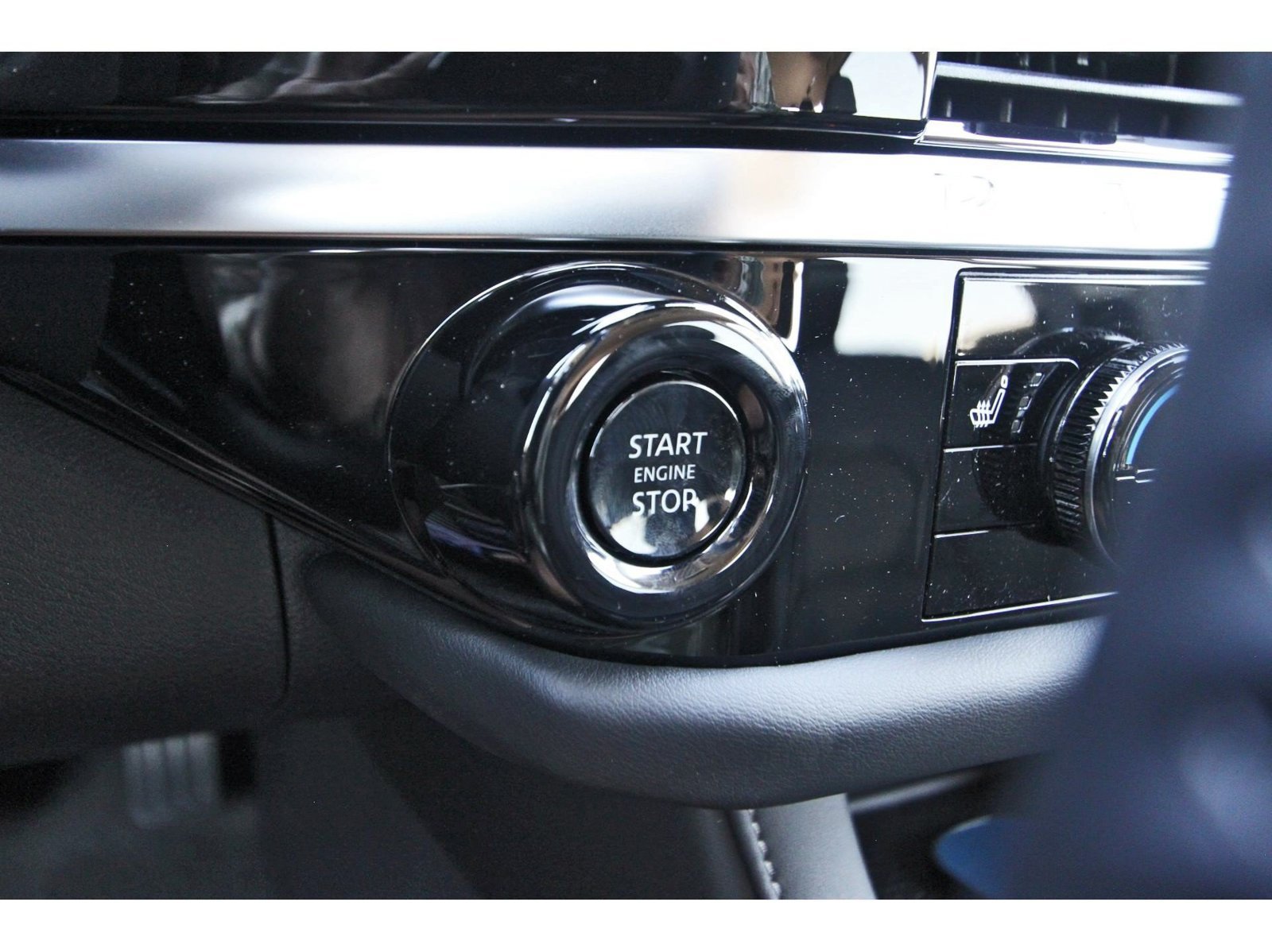 Certified 2026 Nissan Sentra SV w/ SV Convenience Package FWD image 24