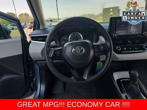 Used 2022 Toyota Corolla LE FWD image 13