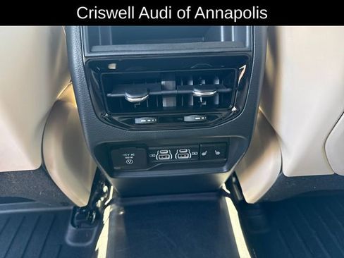 Used 2025 Jeep Grand Cherokee Limited image 13