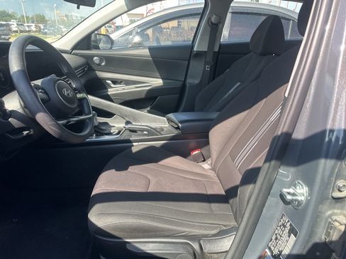 Used 2024 Hyundai Elantra SEL image 9
