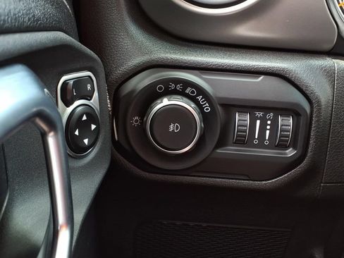 Used 2020 Jeep Wrangler Unlimited Sport S AWD/4WD image 20