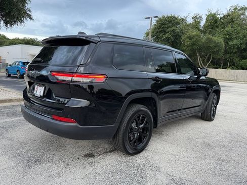 Used 2024 Jeep Grand Cherokee L Altitude AWD/4WD image 9