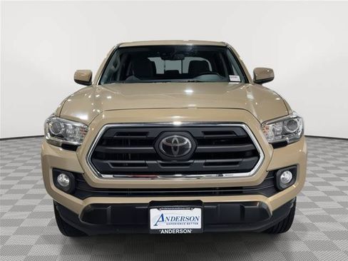 Used 2018 Toyota Tacoma SR5 RWD image 4
