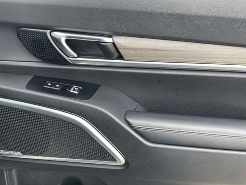 Certified 2022 Kia Telluride SX w/ SX Prestige Package image 22