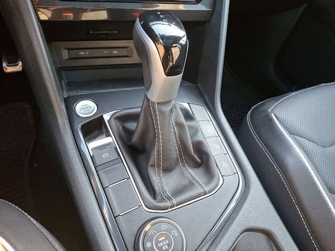 Used 2024 Volkswagen Tiguan SEL R-Line image 22