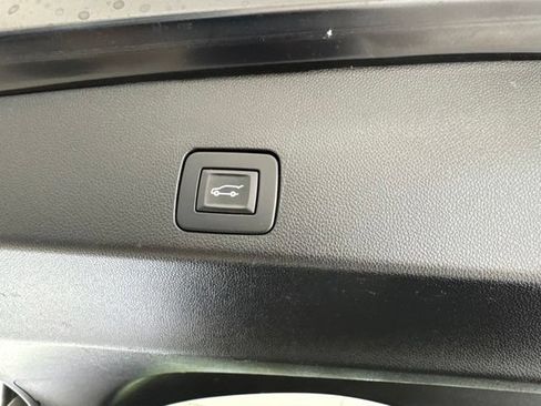 Used 2020 Buick Encore GX Essence w/ Experience Buick Package AWD/4WD image 33