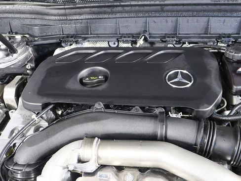 Used 2024 Mercedes-Benz GLB 250 4MATIC w/ Driver Assistance Package image 18