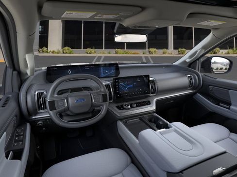 New 2026 Ford Expedition Platinum w/ Driver's Package image 9