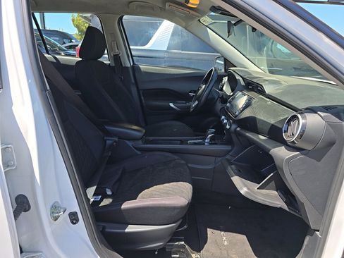 Used 2023 Nissan Kicks SV FWD image 11