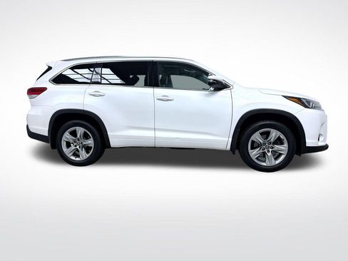Used 2019 Toyota Highlander Limited image 12