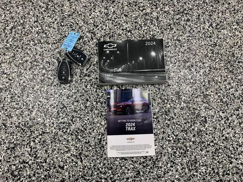 Used 2024 Chevrolet Trax LT w/ Driver Confidence Package FWD image 20
