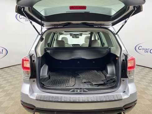 Used 2017 Subaru Forester 2.5i Limited AWD/4WD image 6