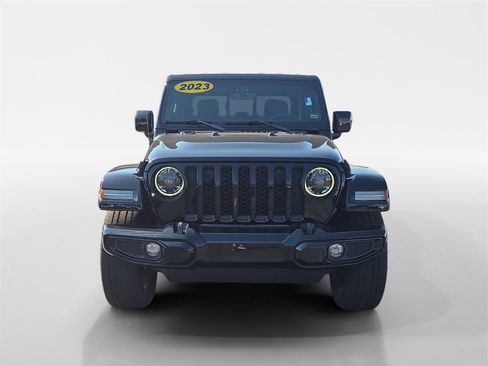 Used 2023 Jeep Gladiator Overland image 4