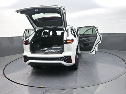 New 2026 Volkswagen Tiguan SE R-Line image 32