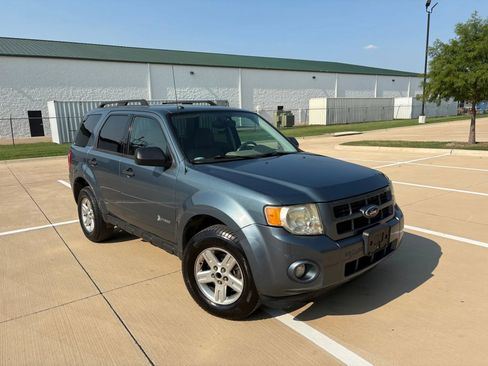 Used 2011 Ford Escape 4WD Hybrid image 4