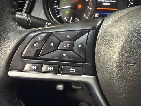 Used 2019 Nissan Rogue SV FWD image 12