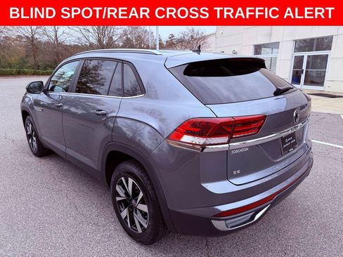 Used 2022 Volkswagen Atlas Cross Sport SE image 5