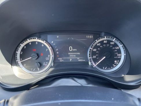 Used 2023 Toyota Highlander XLE AWD/4WD image 16