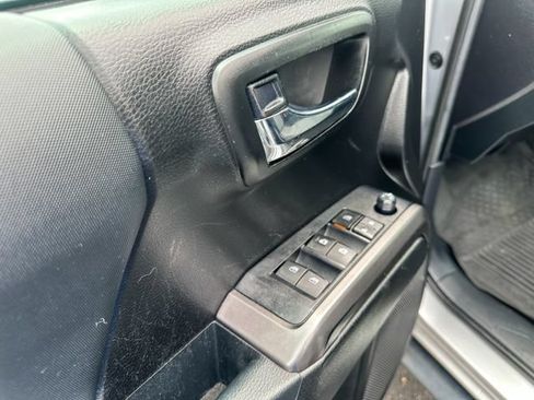 Used 2021 Toyota Tacoma TRD Sport AWD/4WD image 14