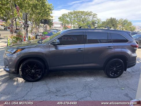 Used 2019 Toyota Highlander SE AWD/4WD image 6