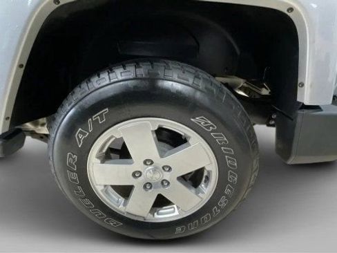 Used 2012 Jeep Wrangler Sahara w/ Connectivity Group image 16