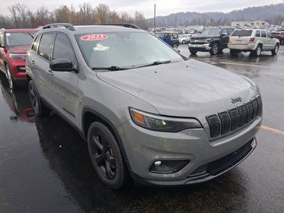 Used 2023 Jeep Cherokee Altitude Lux w/ Lux Elite Package