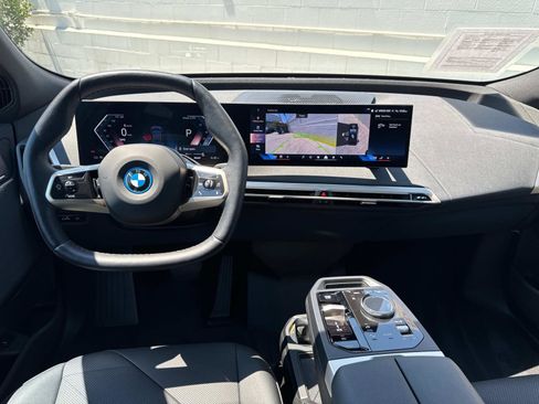 Used 2025 BMW iX xDrive50 w/ Convenience Package image 9