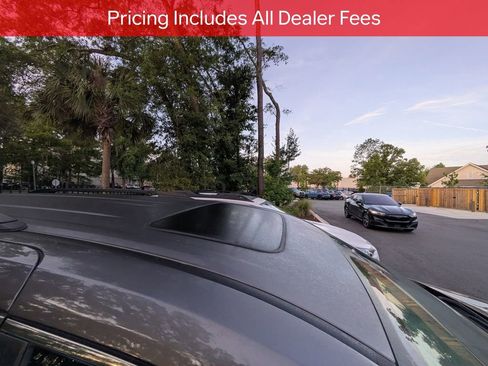 Used 2023 Toyota Sienna XLE FWD image 11