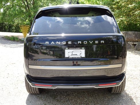New 2026 Land Rover Range Rover Long Wheelbase SE AWD/4WD image 9
