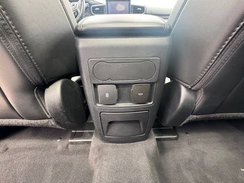 Used 2022 Ford Explorer XLT AWD/4WD image 33