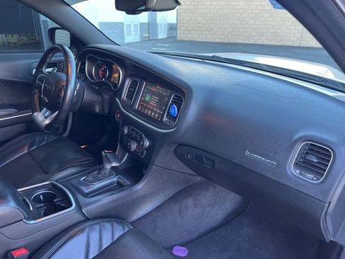 Used 2016 Dodge Charger SRT w/ Harman/Kardon Audio Group image 19