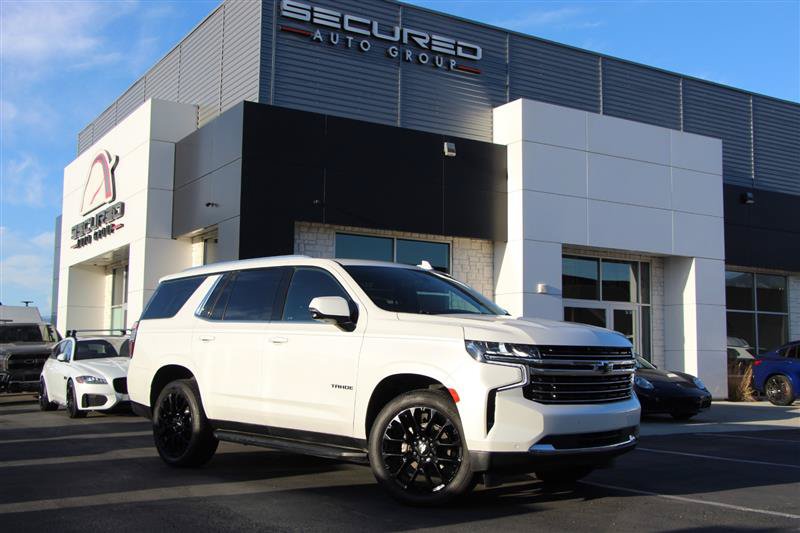 Used 2022 Chevrolet Tahoe LT w/ LT Signature Package AWD/4WD image 3