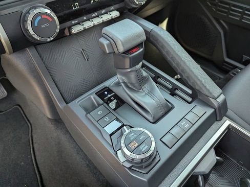 New 2025 Toyota Tacoma TRD Off-Road AWD/4WD image 27