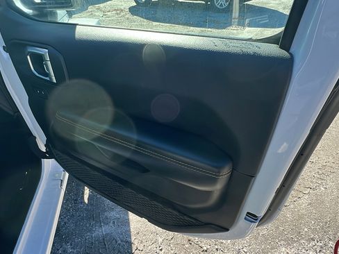 Certified 2025 Jeep Wrangler Sahara image 18