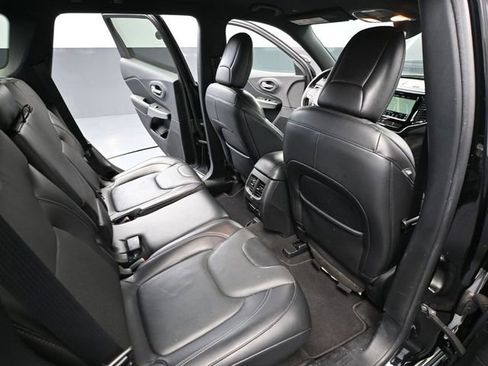 Used 2020 Jeep Cherokee High Altitude AWD/4WD image 38