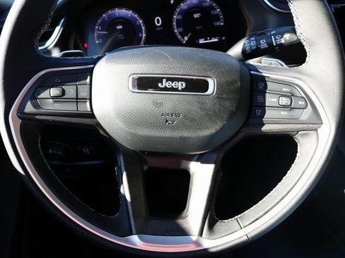 New 2025 Jeep Grand Cherokee Limited w/ Black Appearance Package image 20