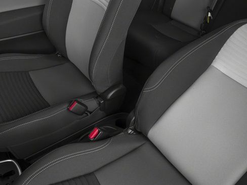 Used 2018 Toyota Yaris L FWD image 15