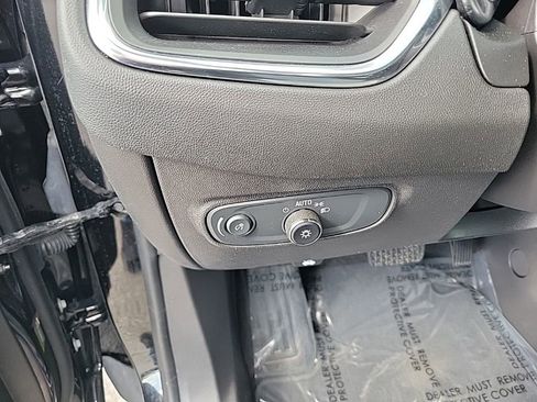 Used 2024 Chevrolet Equinox LS w/ Midnight Edition FWD image 10